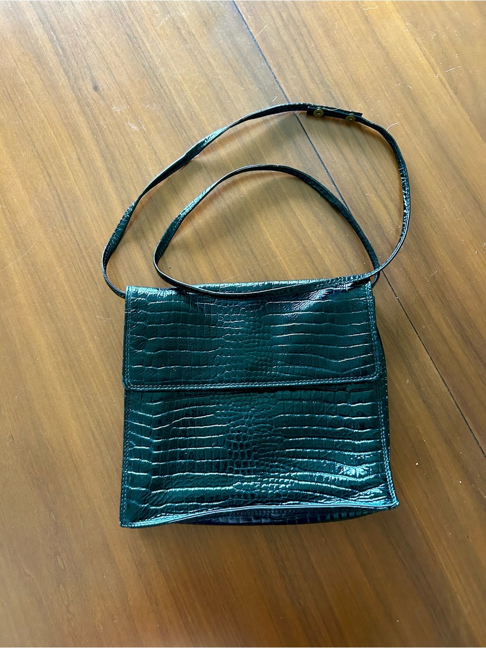 Vintage Ann Taylor Croc-Embossed Crossbody Bag in Black